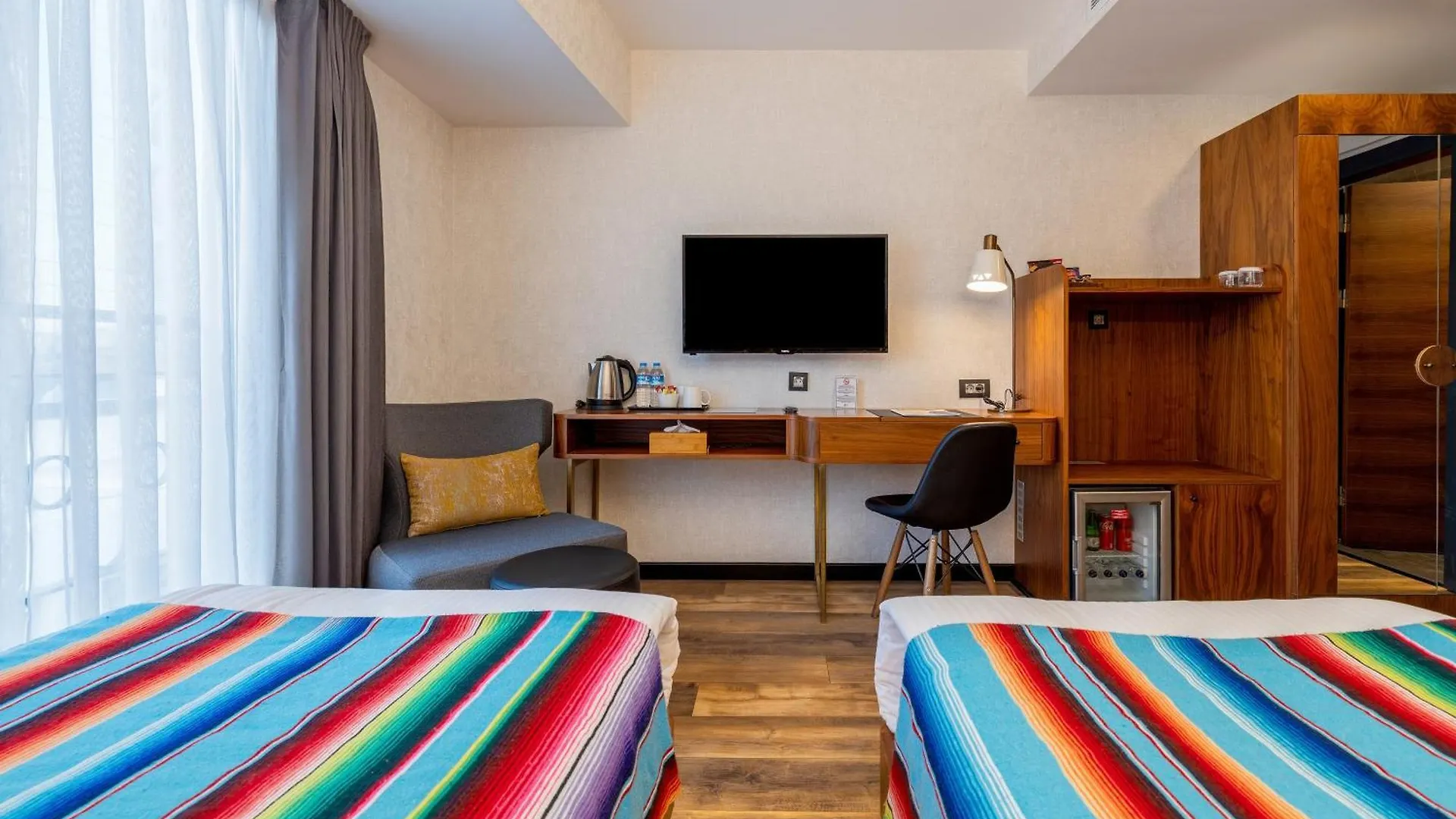 ***  Hay Hotel Alsancak Esmirna Turquía