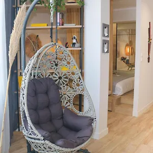  Daire Luxury 80m2 With Balcony Downtown Yunanistan