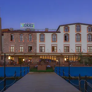 4* Ξενοδοχείο Bacacan